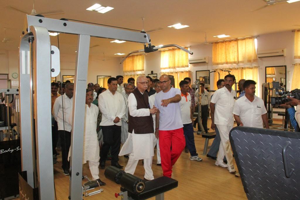 Advani inaugurates SAI fitness centre in Gandhinagar DeshGujarat