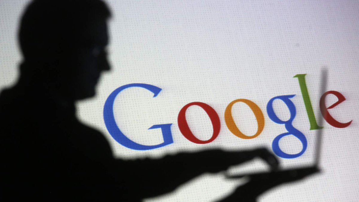 SkyNews's tweet photo. Google's hired an SEO expert to boost its ranking on Google http://t.co/tz2C4ROBJN http://t.co/2QIzau5hPj
