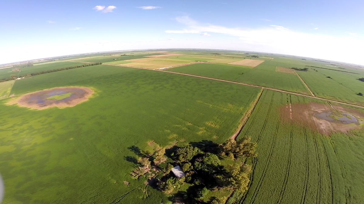 DronesPro's tweet image. No es lo mismo ver el estado de tus lotes desde arriba y nosotros podemos ayudarte.
#Dronespro #Drone #Suelo #Cultivo