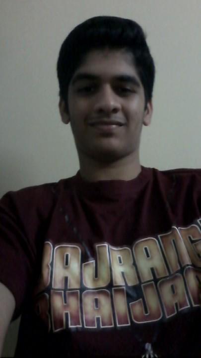 bagriaditya94's tweet photo. @9xmHaqSe #BhaijaanDay  #contest  Heres a selfie in bhaijaan style wearing bajrangi bhaijaan tshirt. http://t.co/SKErKaCtQG