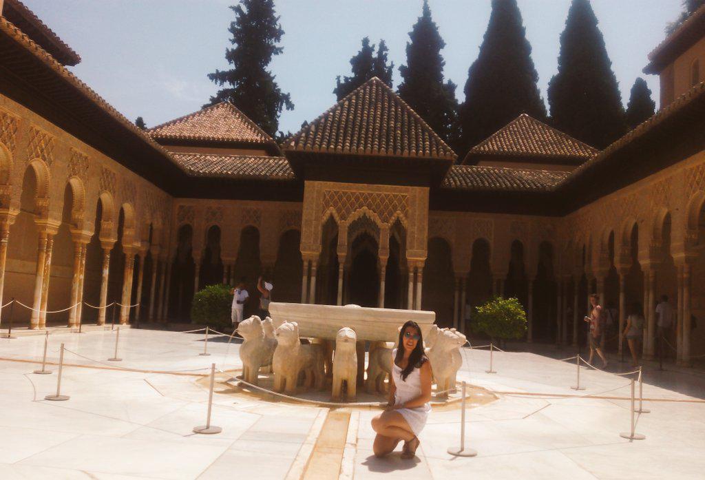LMC_95's tweet photo. La Alhambra y el Generalife 😄 http://t.co/IeyiTIiRQh