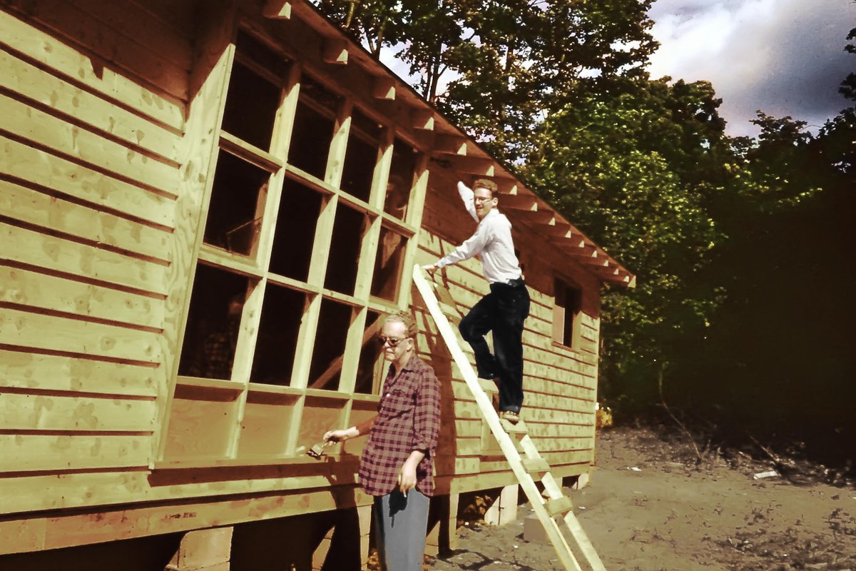 UpToTheCottage's tweet image. The building was up and the staining began - a summer day in the 1950s. #oldcottage #cottagelife #viceroy #muskoka