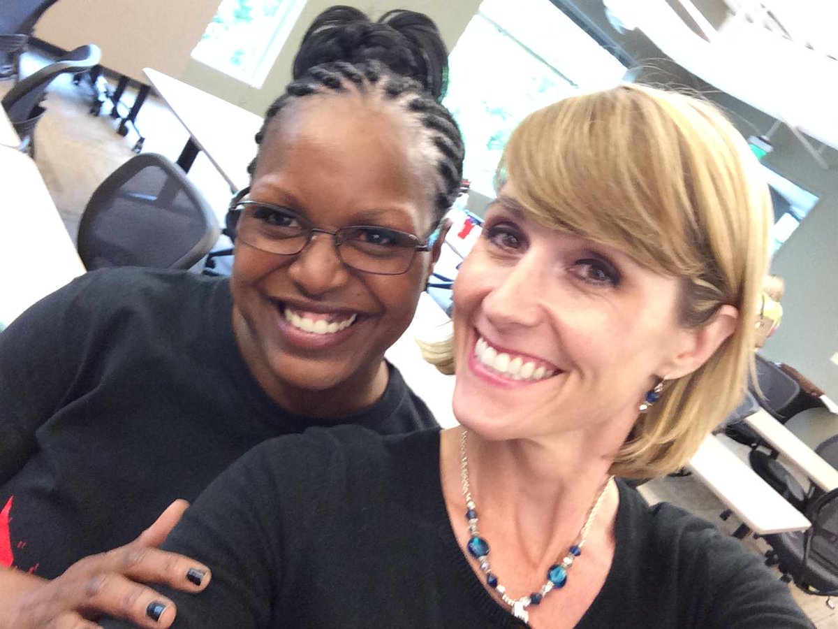 CostelloDDS's tweet photo. Thank you to @SchedulingInst Our #MarketingDirector @jensall19 is coming home with some really cool ideas #EricaRocks http://t.co/dTj68VyP3p