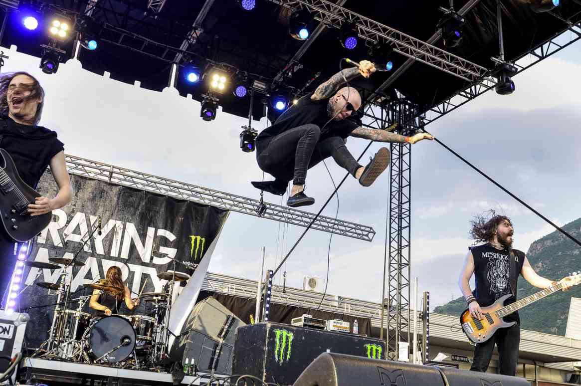 MonsterEnergyES's tweet photo. Hoy en @ResurrectionESP @MartyrsTweets firmarán autógrafos en la #MonsterArea a las 20:00 #ResurrectionFest #RF2015 http://t.co/6ZZvVrgHEP