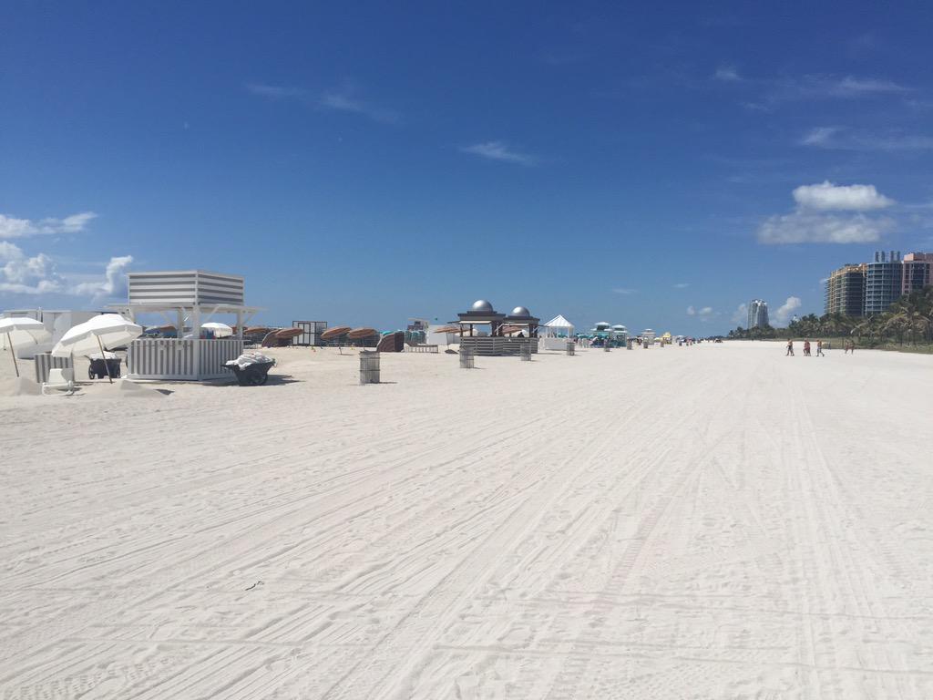 kristenhfowler's tweet photo. Perfect weather in Miami!!! #miami #southbeach #sls #summer http://t.co/ow3z2LbwEr