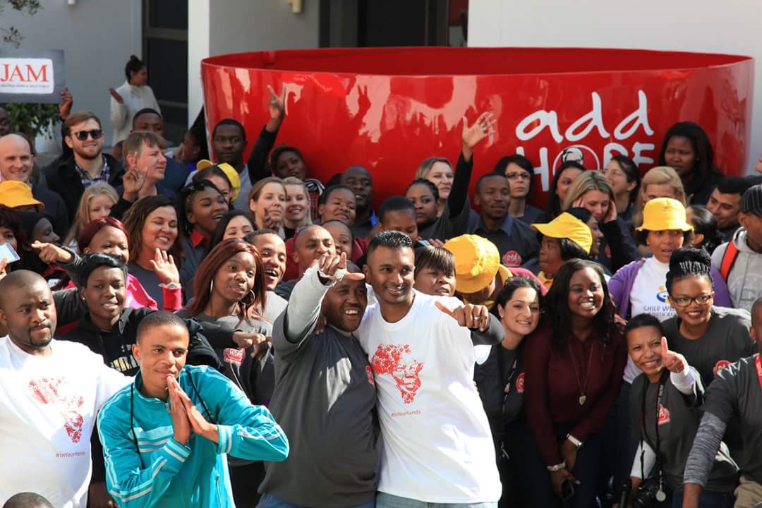 WldHungerRelief's tweet photo. @KFCSA packed 511 food parcels in less than 67 minutes! Take Action. Inspire Change. #MandelaDay #HugeHeart http://t.co/bY4OyqC7hi