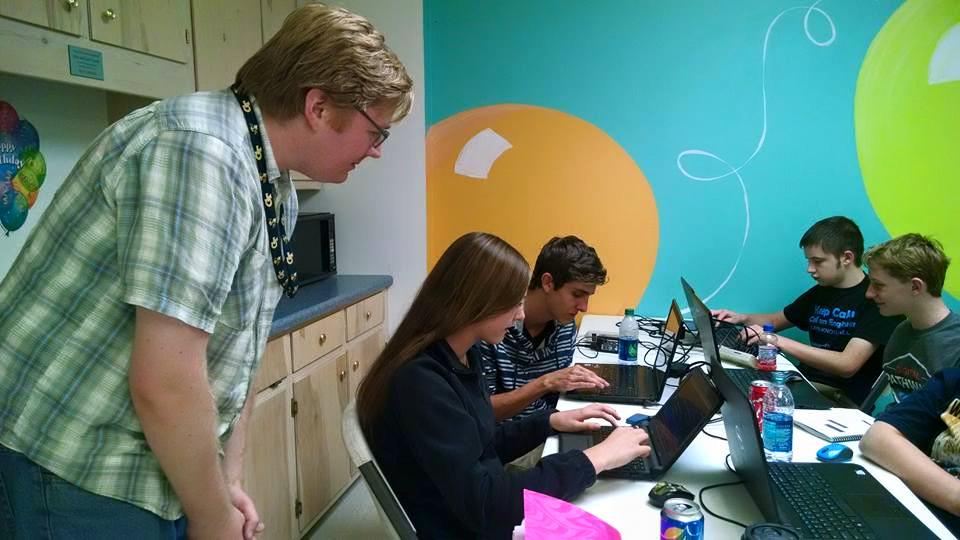 TullahomaSUDS's tweet photo. .@TNCodeAcademy Code Camp @HandsOnScience1 everbody is leaning in to the future, http://t.co/lgQqPtjk34