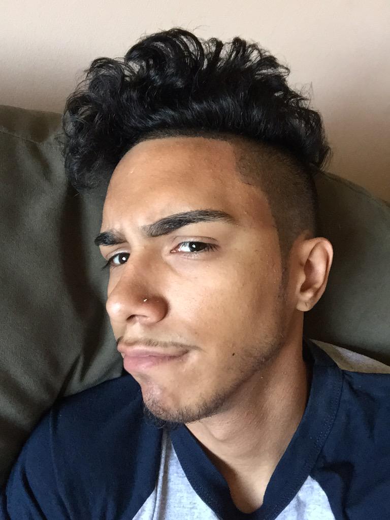 SaintDioni's tweet photo. S/o Barber, I feel human again. #DatForehead http://t.co/c9gKqnziM4