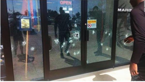 aarmark's tweet photo. Look a #gunfreekillingzone #murderzone #gungrabberdreamlocation note the NO GUNS ALLOWED sign.  @NeilWMcCabe @2AFDN http://t.co/UF2RWswu4y