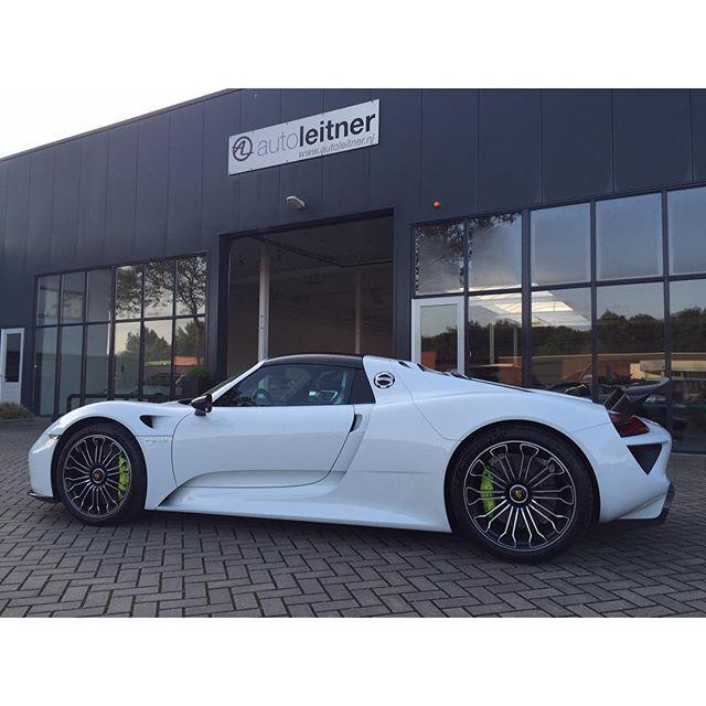 OnlyCarrera's tweet photo. #porsche #porsche918 #porsche918spyder #porschespyder #918 #918spyder #autoleitner http://t.co/3ab9DCJasC