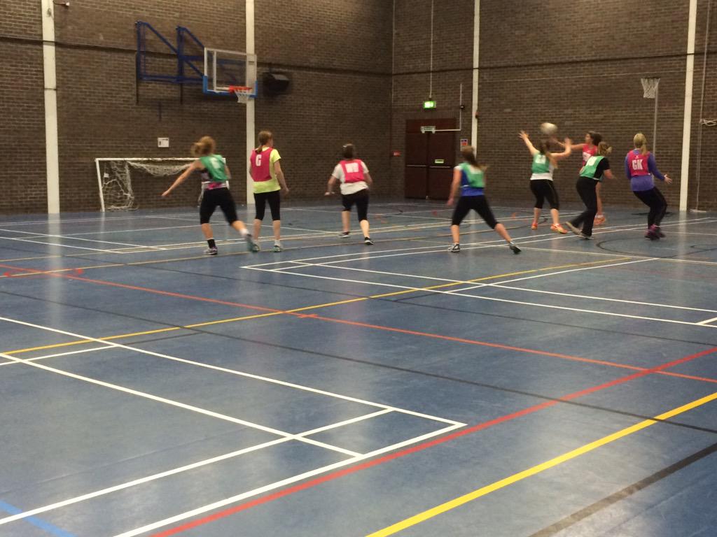 GetYourBibOn's tweet photo. Great play from tonight's three teams! Next session? Come and Get Your Bib On on Thursday 23rd. 7-845 #netball http://t.co/NLmsI2Ddh7