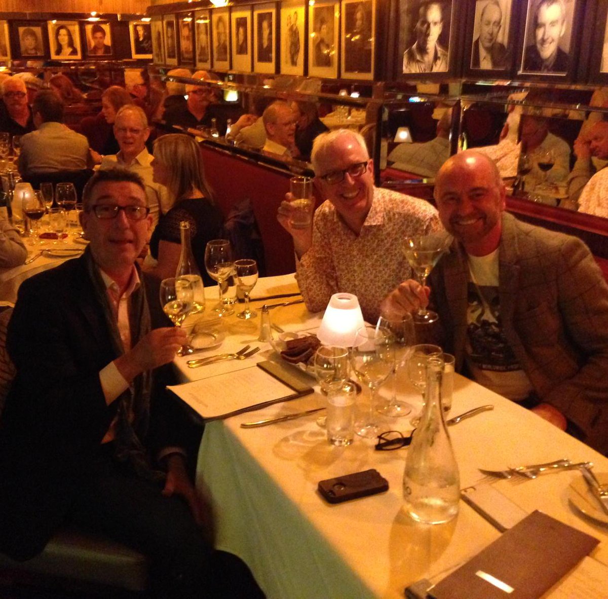 1rorycowan's tweet photo. Having a birthday dinner in my favourite restaurant, the Trocadero, with my best friends, @KenHutton1  &amp; @robdogtroc http://t.co/D5H3INQ1XY