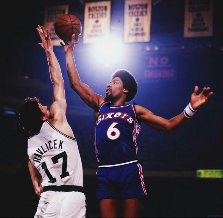 Sixers24_7's tweet photo. THROWBACK THURSDAY-DOC AGAINST JOHN HAVLICEK BACK IN 76-77 http://t.co/MBhWWTIzzg