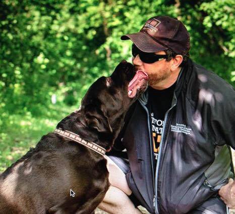 ViBrant_Mag's tweet photo. Our next issue Mayor @ChrisFriel discusses his best friend Hitch. Drops July 25 in @TheExpositor pic @EXPbthompson http://t.co/r5YFZhlCn3