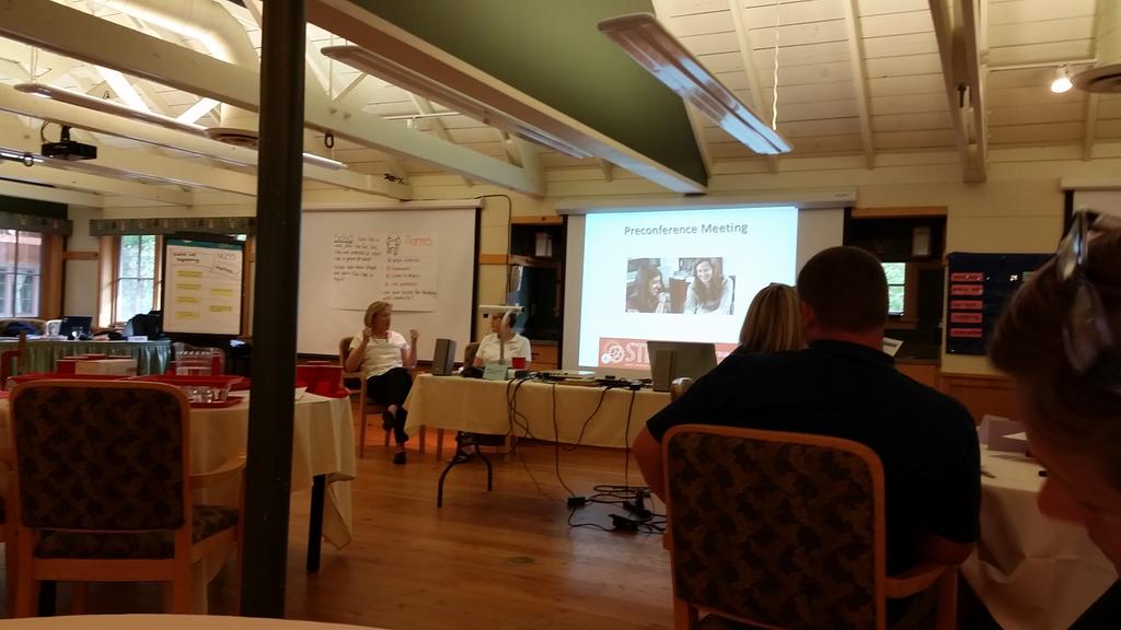 LMSprincipals's tweet image. Pre conference meeting before a STEM observation.  Great modeling. #awspstem @sunnysidesupers @psd