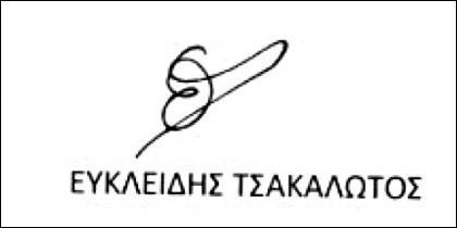 davverostrano's tweet photo. La firma del nuovo ministro delle finanze greco ricorda la forma di... un pene :) 
http://t.co/72izK2CuHV http://t.co/XDIuP1WBvV