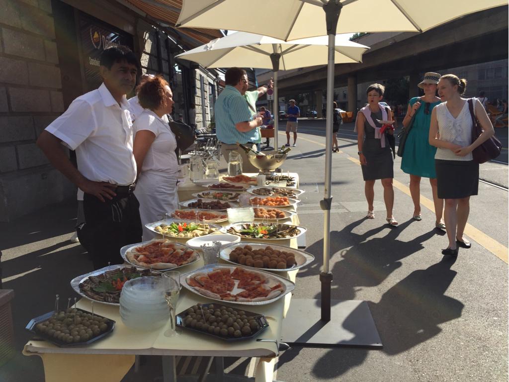 WESTNETZ's tweet image. Die #enzo s sind freigegeben! Alles morgen auf westnetz.ch. Und jetzt hat’s noch Apéro, komm vorbei! #escherwyssplatz