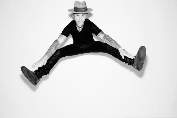 SIZZLERGRANDE's tweet photo. #FanArmyFaceOff #Beliebers http://t.co/4ihTL3nhK4