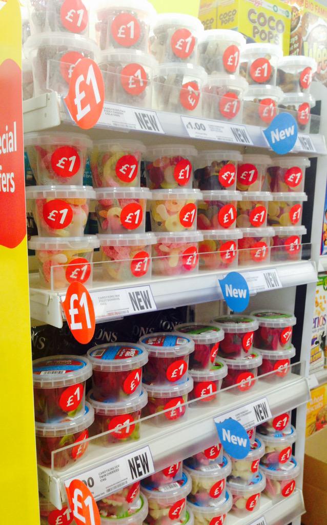 Lots of £1 Candy tubs now at <a href="/TescoHatfieldAv/">Tesco fleetwood hatf</a> 😍👍🏻❤️