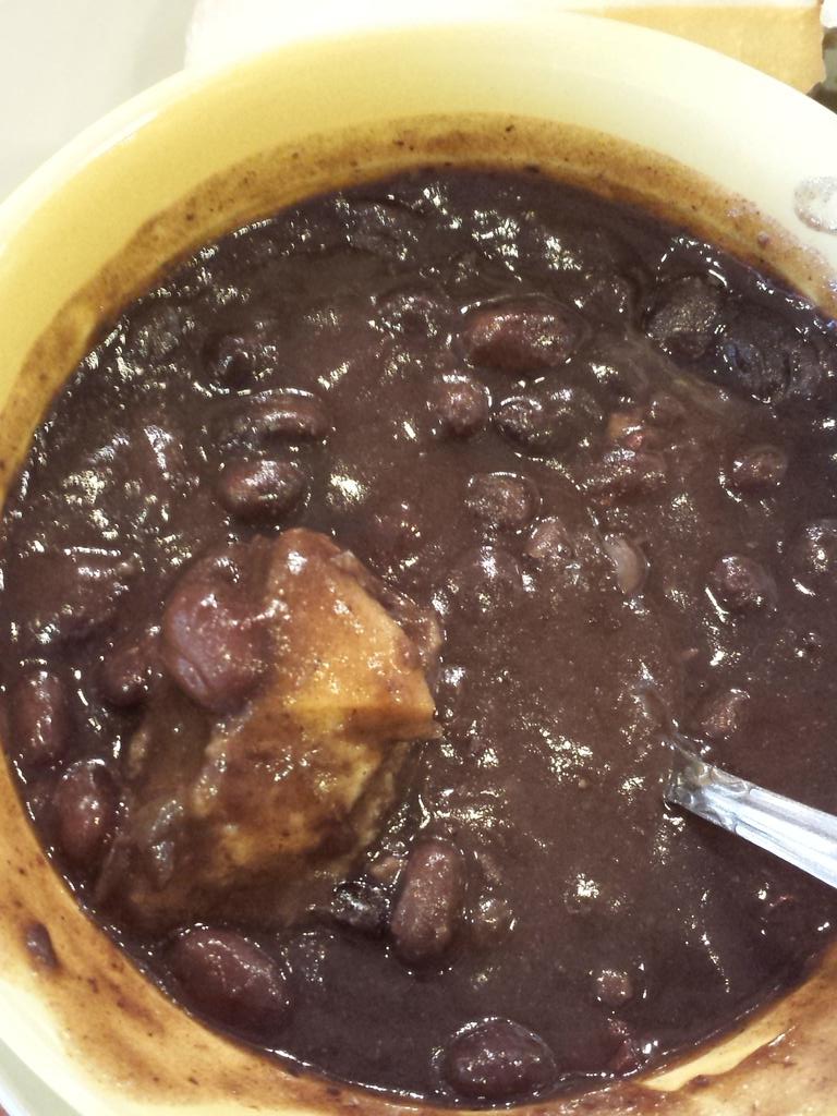 EngineerPablo's tweet photo. Frijoles http://t.co/Ixc2fUCsQn