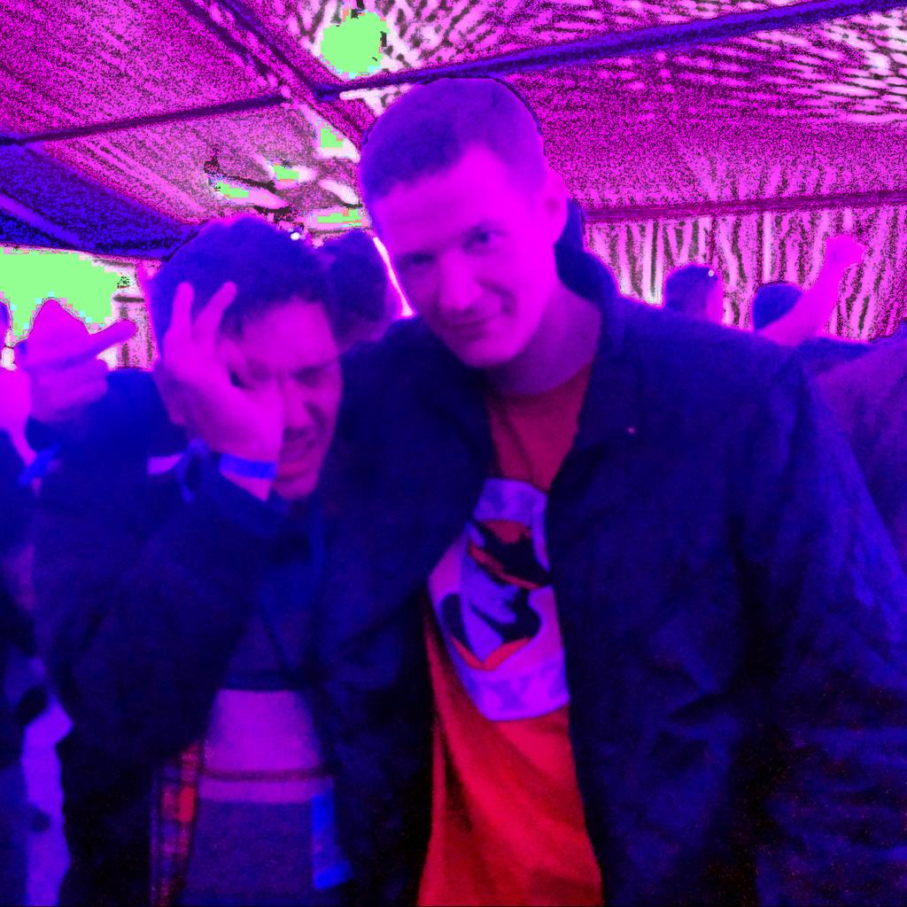 FalkSchacht's tweet photo. MC Bomber ist ein swaggy Dude

#mcbomber #upstruct #storchoderaffen  #falkschacht #deutschrap http://t.co/LOYx8OhwAK