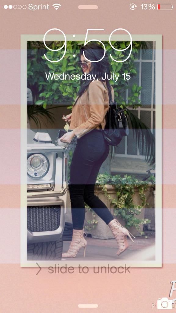 layoutjbd's tweet photo. Kylie Jenner lockscreens. 💅🏼
Rt and tell me which one you want mbf!

•I do take request• http://t.co/Kb6RvTw5qx