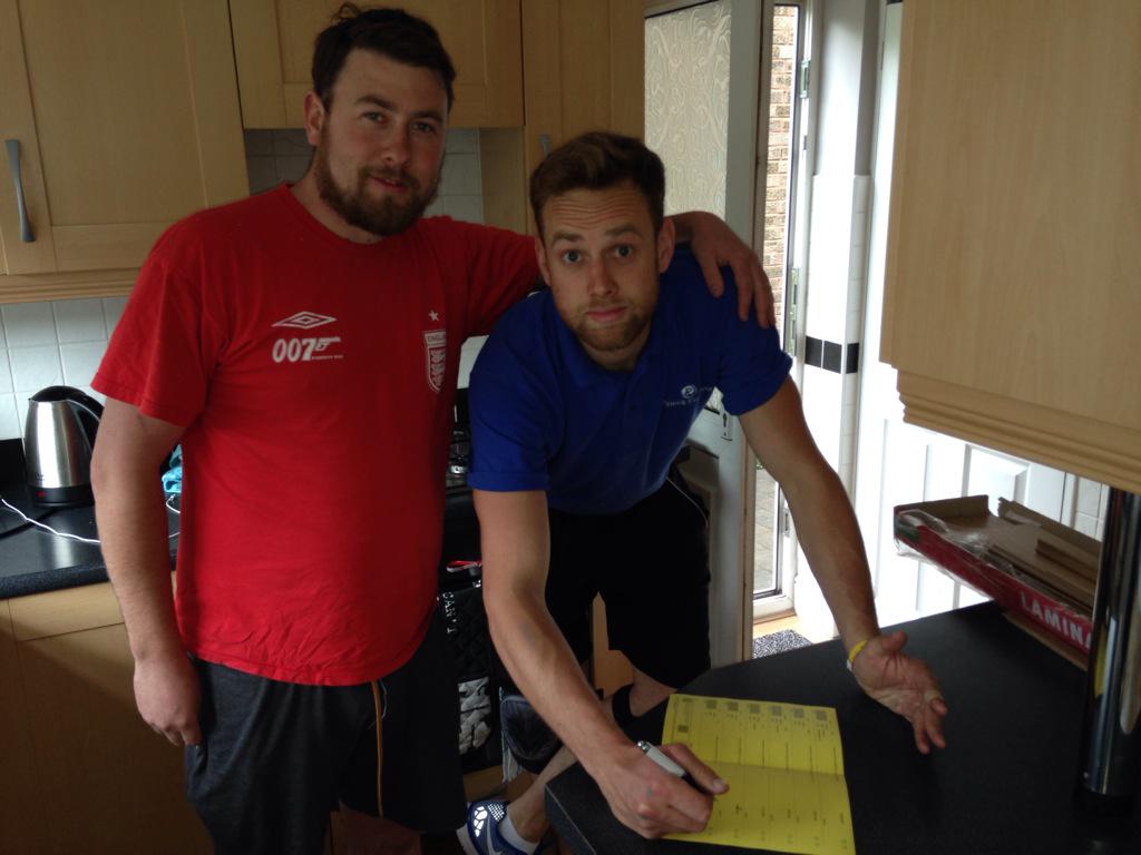 INTAKEOLDBOYS's tweet photo. 1st official IOB signing for the 2015/16 season @MCShirls #MCSHIRLO #BALLER #1YEARDEAL #BIGDEAL #JUJ http://t.co/J6BnZYFA9c