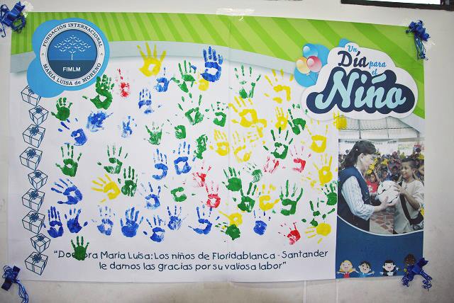 FIMLM's tweet photo. En Floridablanca-Santander @MLPiraquive con campaña #UnDiaParaElNiño 
 #EnseñandoValores http://t.co/7TiAXcq9Rt http://t.co/m4TIdw1Par