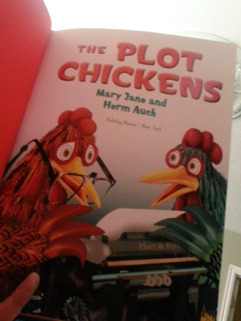 AuthorJoSLayton's tweet photo. Hilarious book that most writers will totally relate to. #theplotchickens #MaryJaneAuch #beinganauthor #theawfultruth http://t.co/cMasA3RCdZ