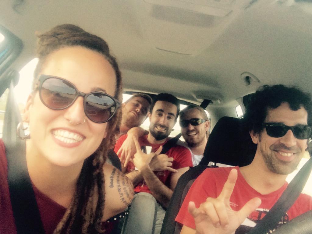 Després d'un banyet a la piscina,... Cap al Vendrell d'excursió a reunir-nos amb <a href="/TrackVendrell/">Track Concurs Música</a>!! 😁