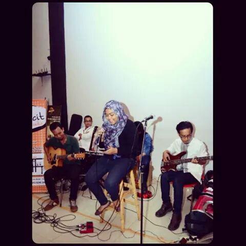 Selamat hari raya idul fitri guys , minal aidin wal faidzin ya :*