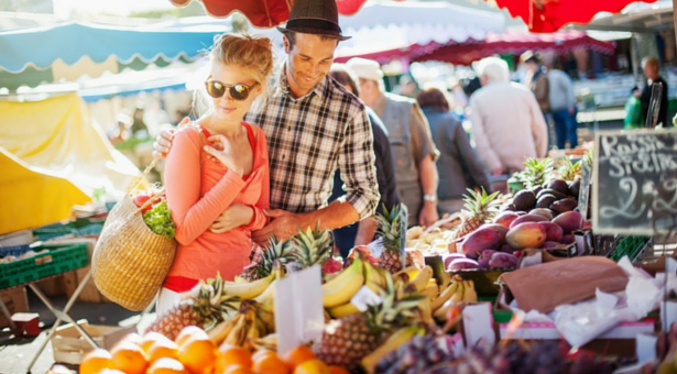PageCarsten's tweet photo. 6 Tips to Make Your Trip to the Farmers Market Better #ConstellationRewards - http://t.co/zXrnPg3Lzc http://t.co/261KgEAOZL