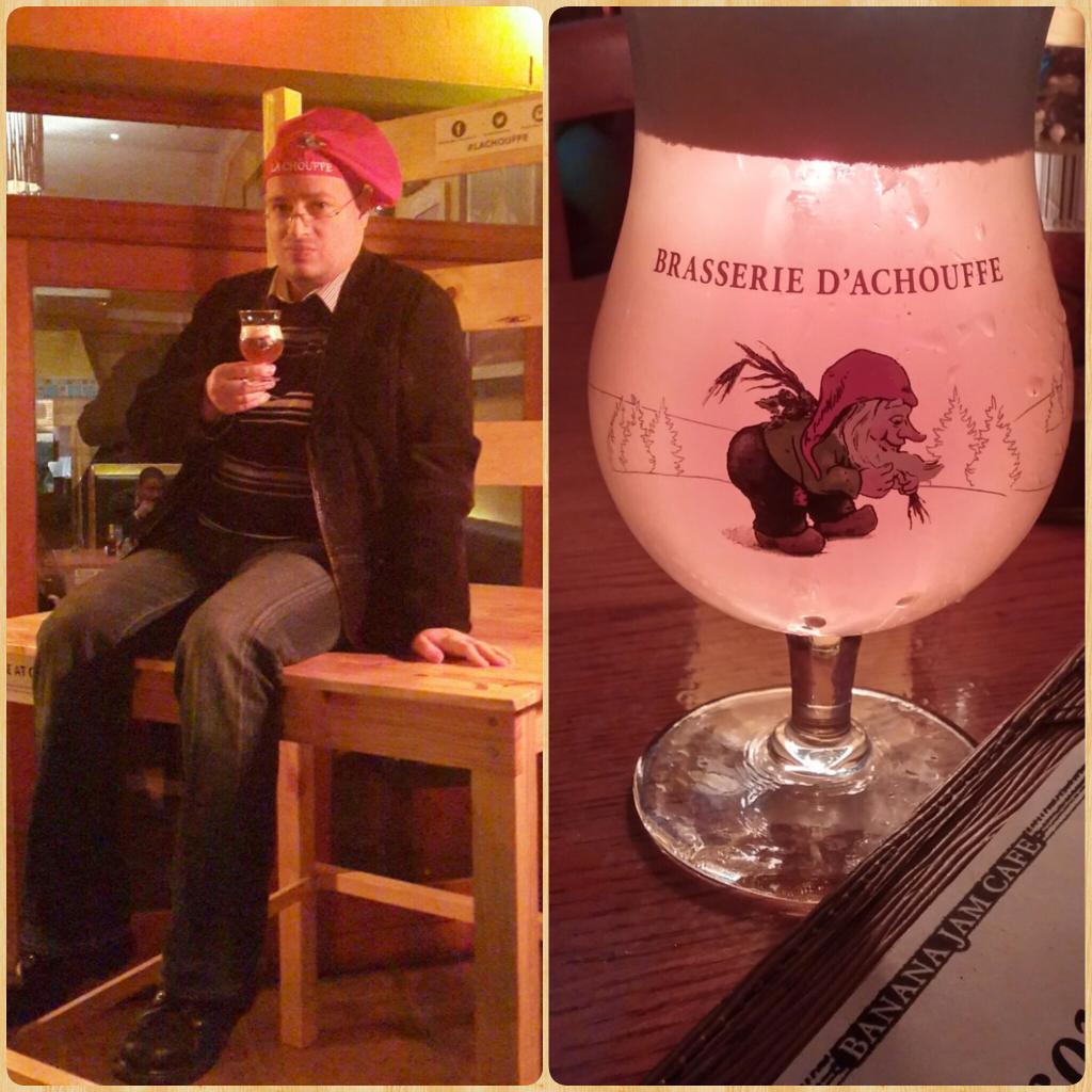 RolyTheBeerGeek's tweet photo. On my big chair having a #LaChouffe
#ChristmasInJuly #GnomeStyle http://t.co/vElqQbh8R5