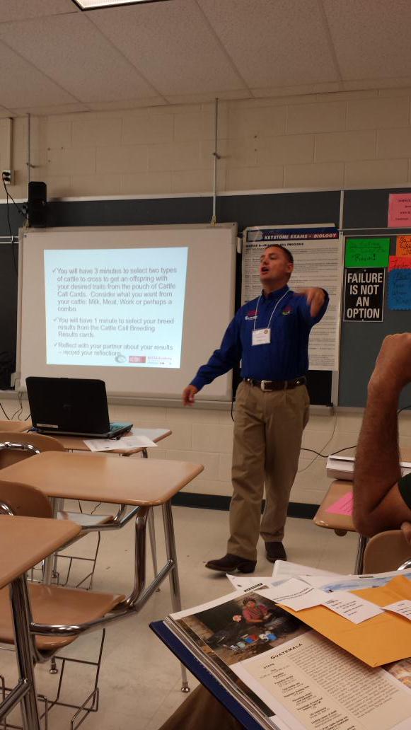 agladydi's tweet photo. Teaching genetics using inquiry.  Great job @deucehorse1 !  #psuaged15 #pa aged #PAAE15 http://t.co/Axj4jV6LYR