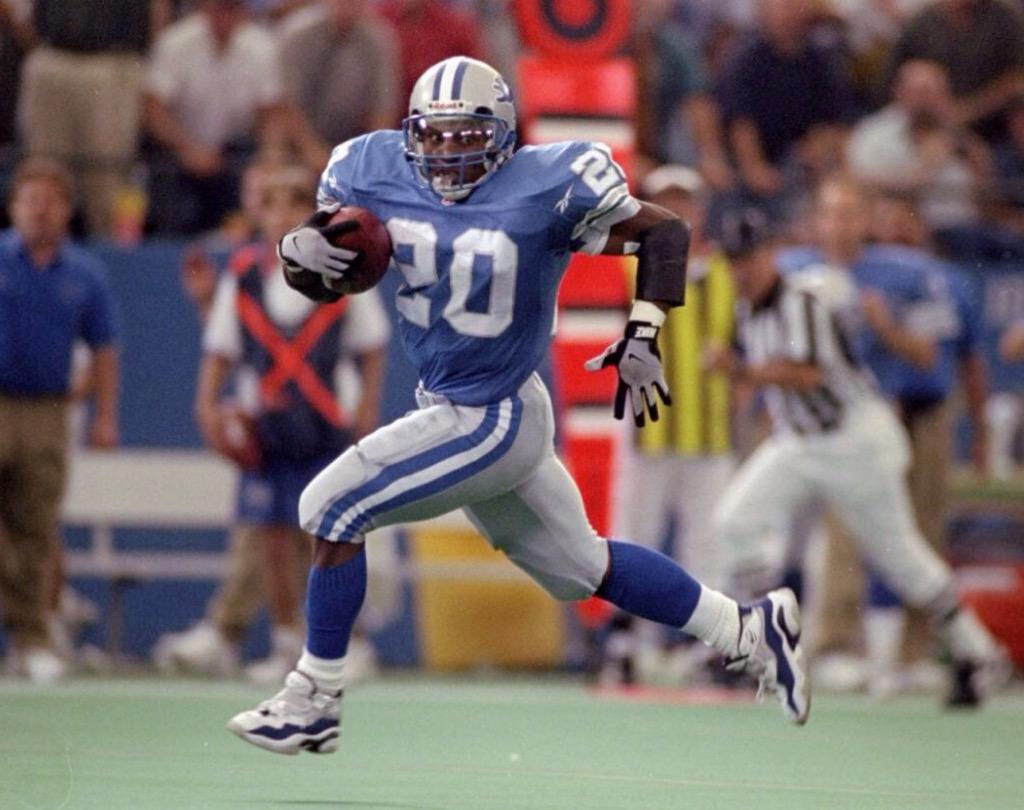 Happy birthday to the G.O.A.T, Barry Sanders! 