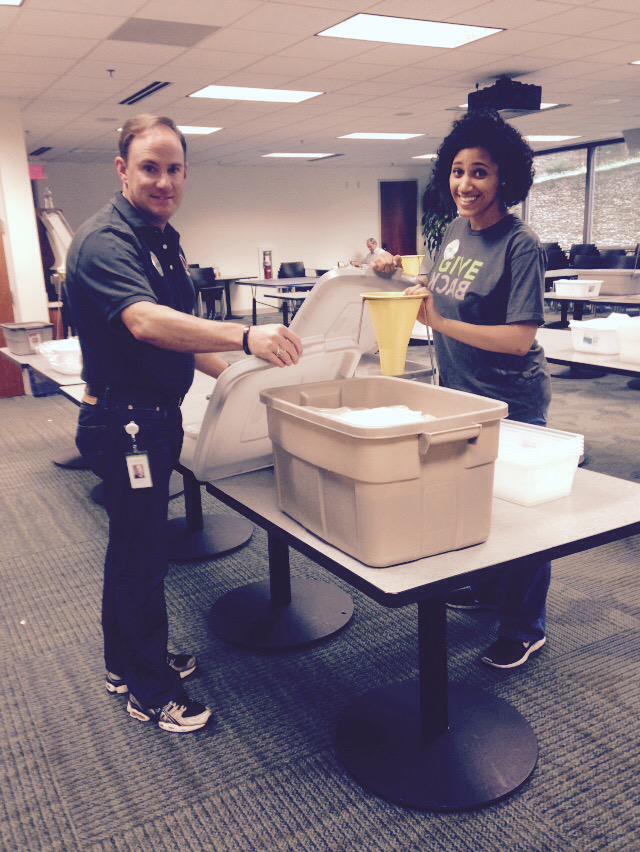 joynew3's tweet photo. Setting up for Stop Hunger Now #AllscriptsGivesBack http://t.co/7TilFdXl03