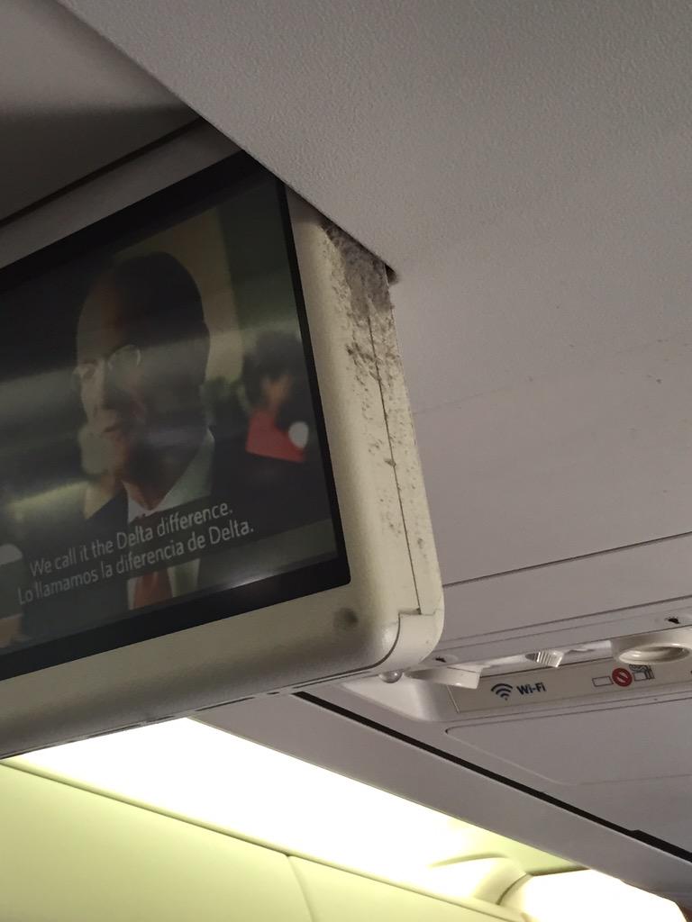 CWehrheim's tweet photo. Clean much @delta haha http://t.co/thGRc4bzrk
