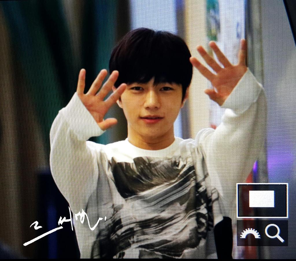 MyungSooBIASED's tweet photo. [PREVIEW] 150716 #인피니트 Myungsoo at KBS Kiss The Radio (Sukira) #INFINITE #BAD 
©leci_el http://t.co/Ys0b6sCgEJ