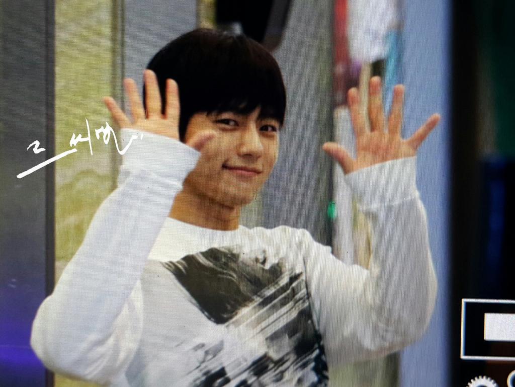 MyungSooBIASED's tweet photo. [PREVIEW] 150716 #인피니트 Myungsoo at KBS Kiss The Radio (Sukira) #INFINITE #BAD 
©leci_el http://t.co/Id9kZPC1hp