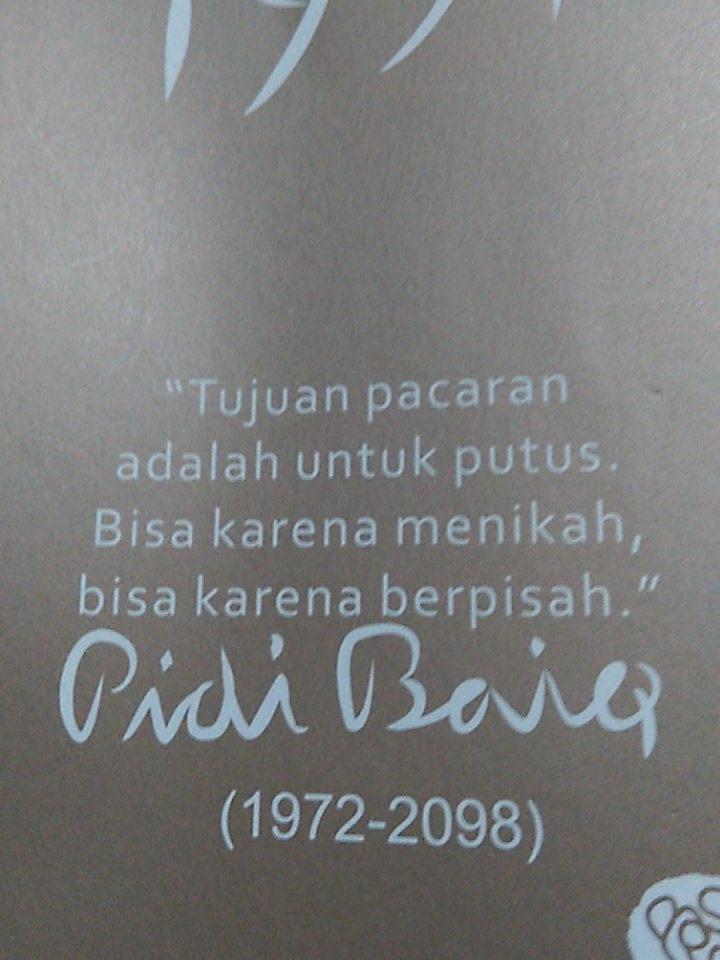 Asiik dpt baju lebaran dr ayah <a href="/pidibaiq/">Pidi Baiq</a> ,,pacaran blh putus, ayah ke anak2nya tidak ada kata putus,,,,