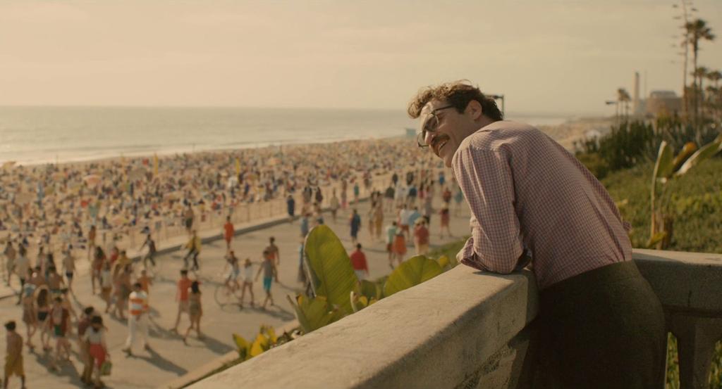 raysofCINEMA's tweet photo. HER (2013)
Directed by Spike Jonze
Cinematography by Hoyte van Hoytema http://t.co/2AJeCYNRRu