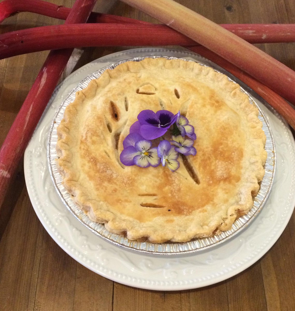 MagpiesPicnic's tweet photo. Housemade Rhubarb Pies! Limitted quanties avaiable.. drop by to pick up yours! #magpiespicnic #yqr http://t.co/ylcYkfd0aw