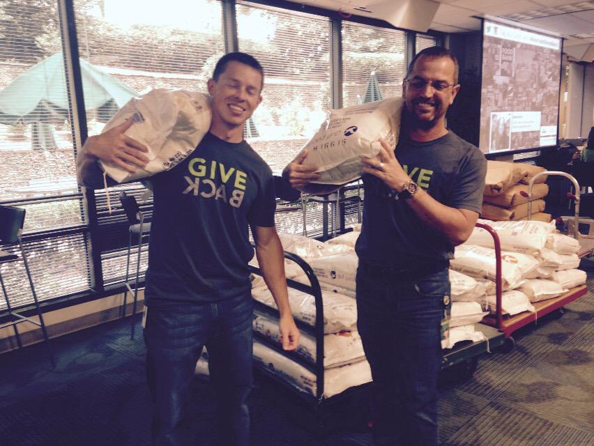 joynew3's tweet photo. Heavy lifting accomplished almost 100% set up ready to facilitate stopping hunger @Allscripts #AllscriptsGivesBack http://t.co/IPIGE3fiFY