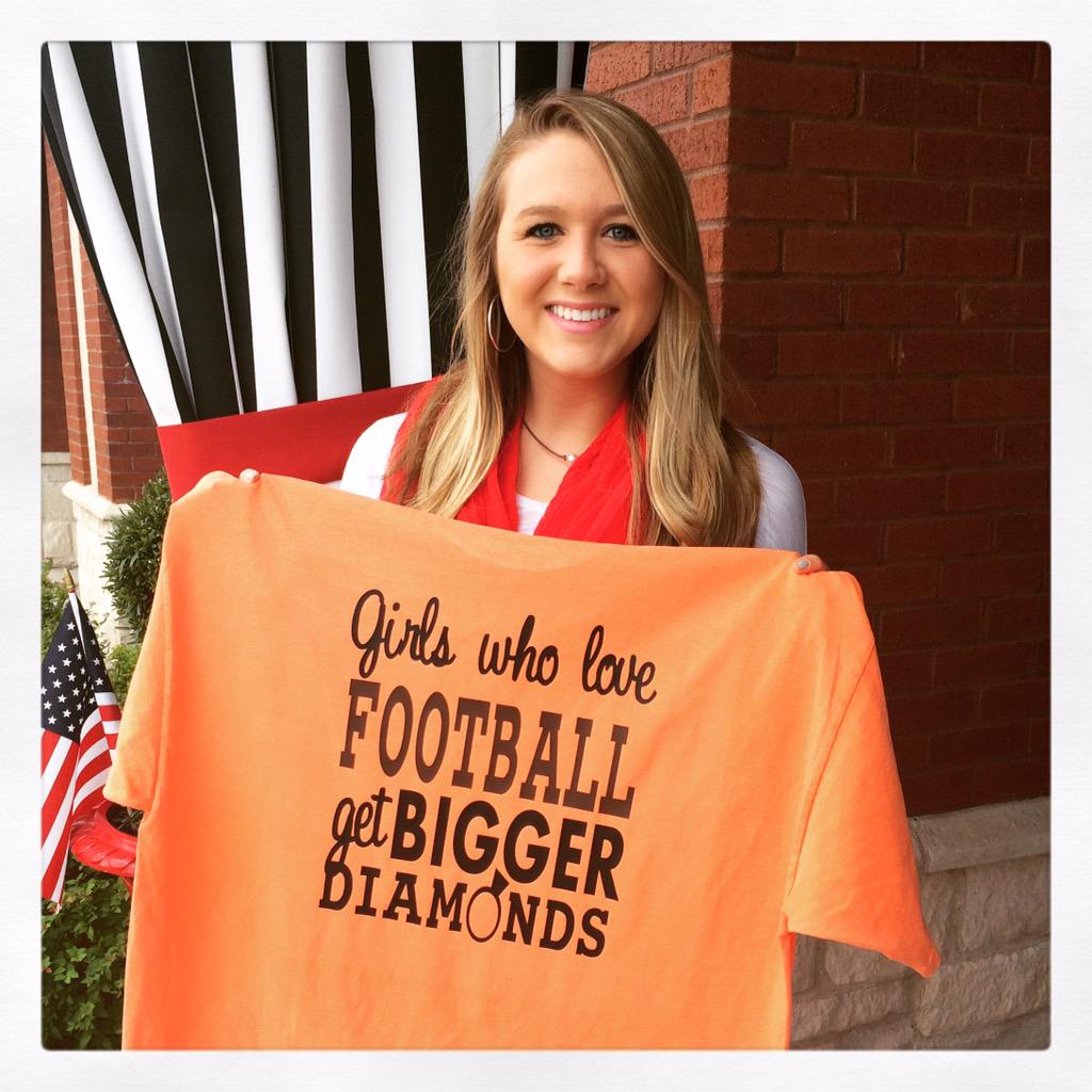 InitialThisLLC's tweet photo. @karleejoy13 knows girls who love football get bigger diamonds!! 🏈💎🏈💎🏈 #football #diamonds #InitialThis http://t.co/DvnQ9AQ2fp