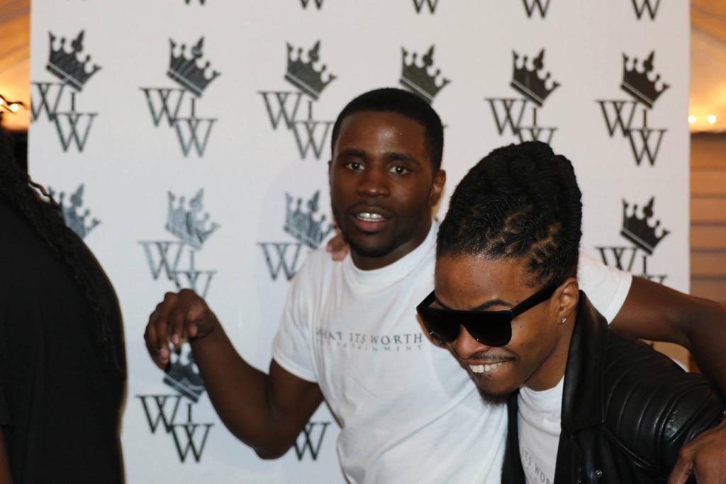 WhatItsWorth13's tweet photo. @jnealthegreat  with upcoming RnB artist "Jelani" at backyard boogie #whatitsworthentertainment http://t.co/7jUdNTQHvi