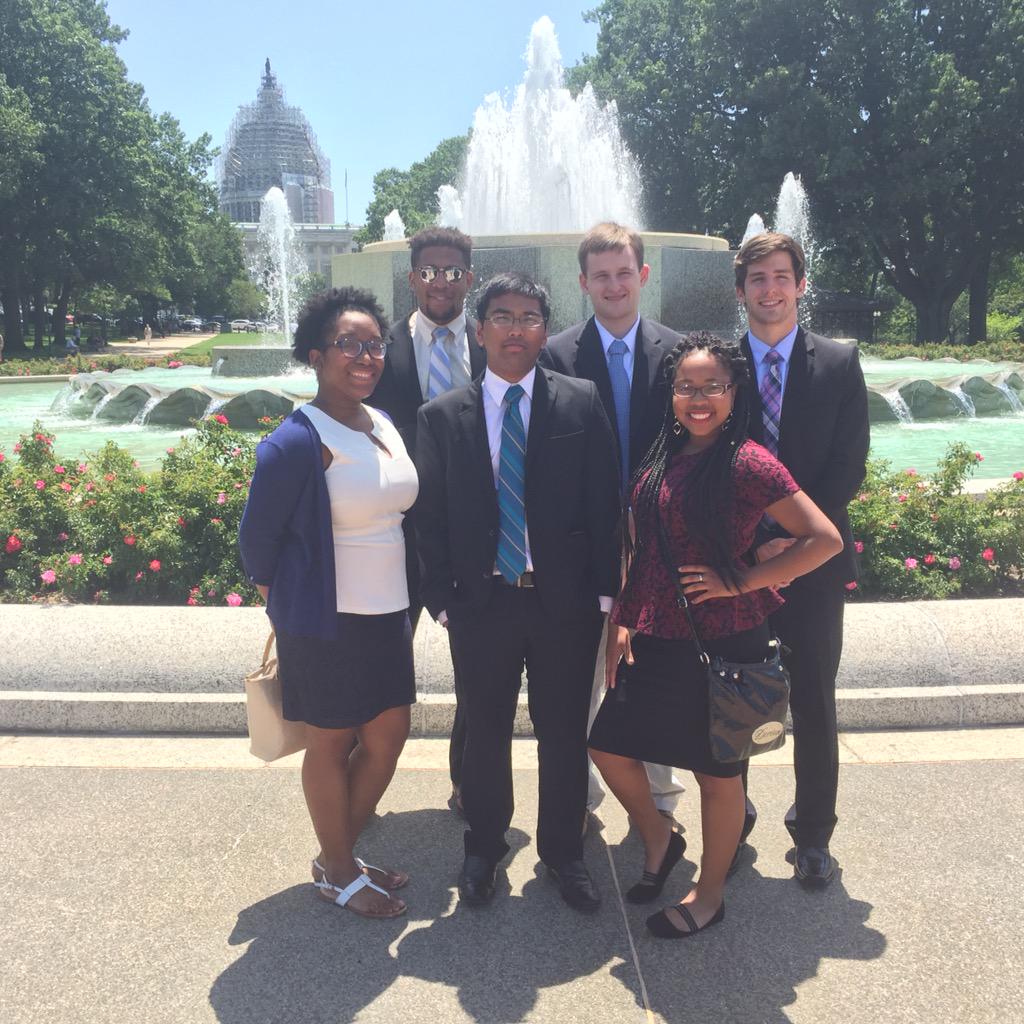 (1/2) Welcomed #Delaware interns to Capitol today to shadow @ChrisCoons.