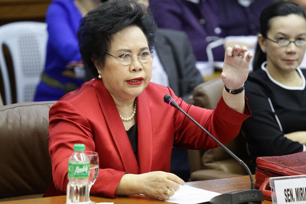 ABSCBNNews's tweet photo. How Miriam wants to help terminally ill people http://t.co/iLBSCkshtk http://t.co/88njzees7I