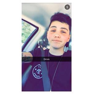 MSbae4eves's tweet image. He drivin 😏