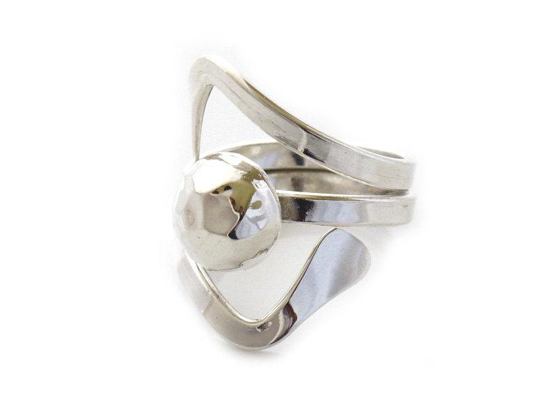 Silverringsshop's tweet photo. Sterling Silver Rings | "Little Flower" | Silver Rings for Wom… https://t.co/T6ts7TINXO #RTOE1 #SilverRing http://t.co/guGcaqSgGs