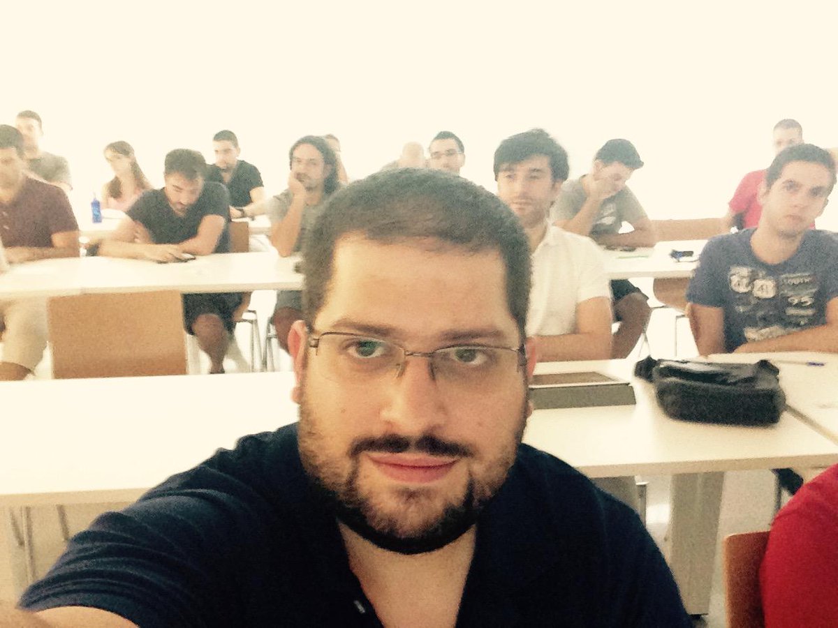 El XI #bbbjz esta muy concurrido y animado. Se echa de menos a algunos <a href="/juanan3m/">Juan Andrés Montes</a> <a href="/oyabun/">Javier Alonso</a> @Gotardo @kinisoftware etc